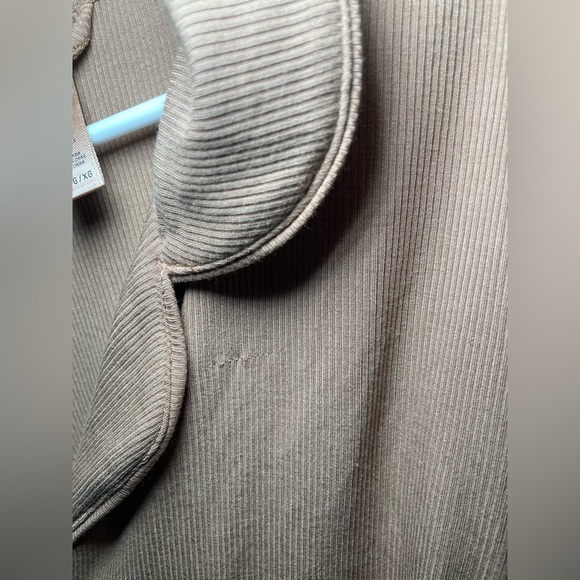 SKIMS Soft Lounge Sleep Set | Camel - Picture 10 of 10